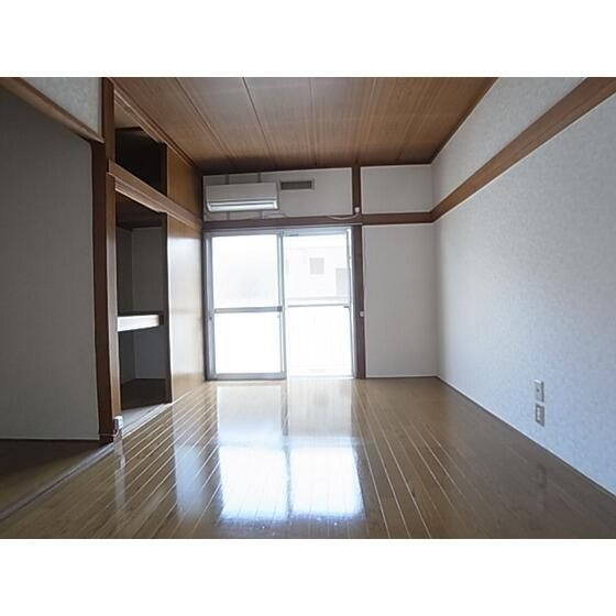 ニュー田辺第一の洋室