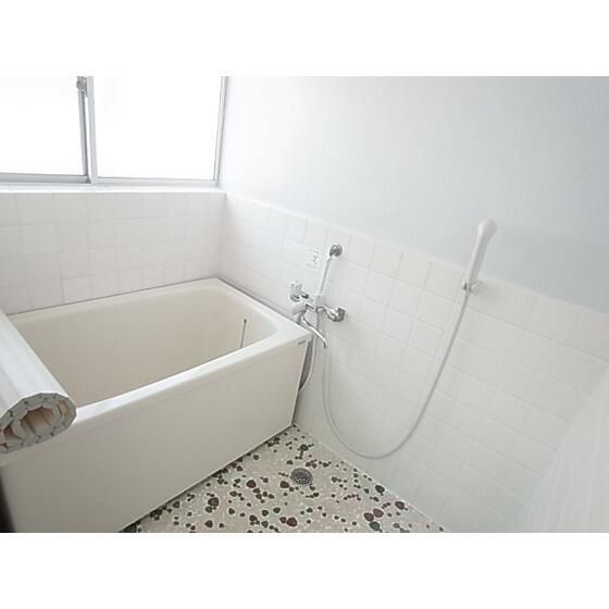 ニュー田辺第一の浴室