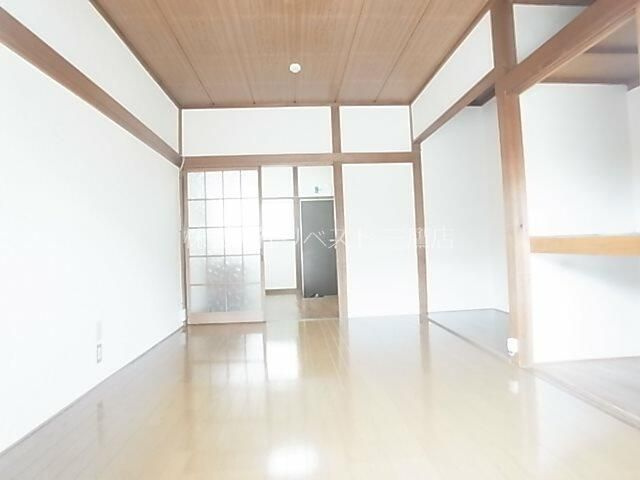 ニュー田辺第一の洋室