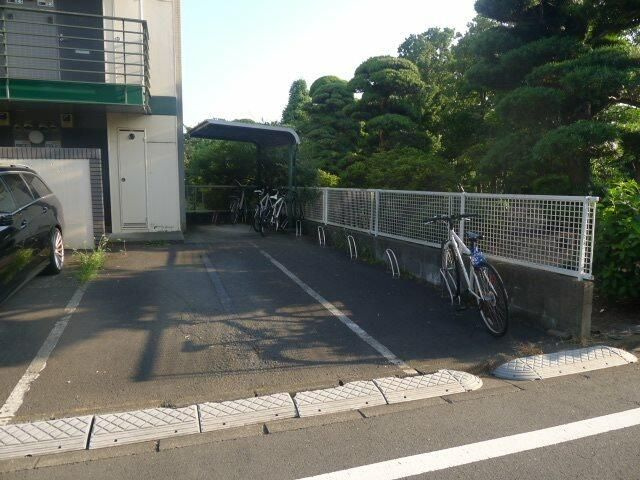 アサダフラットの駐車場