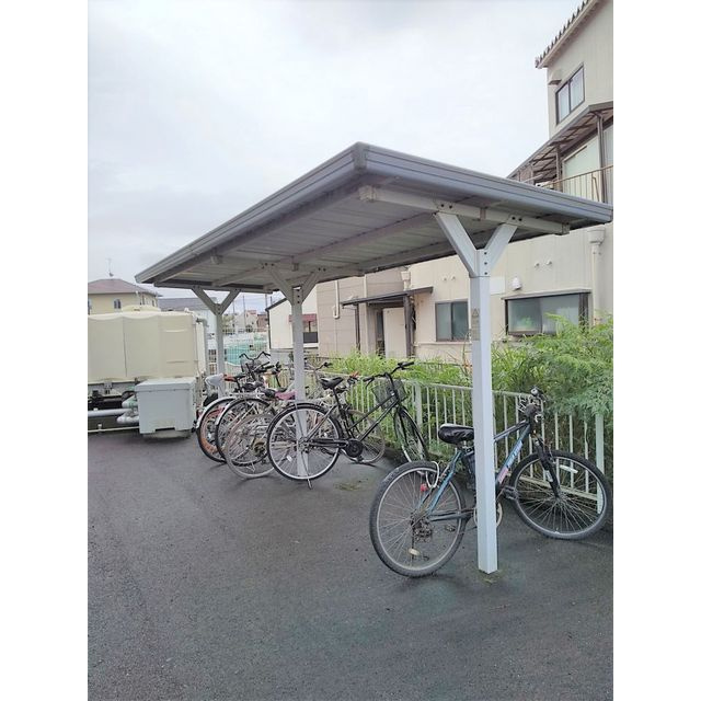 フローレス雨屋のその他|駐輪場