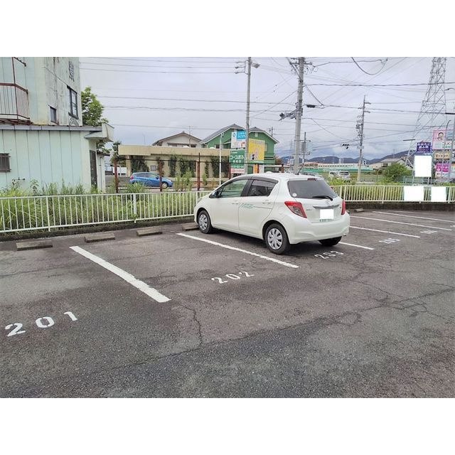 フローレス雨屋の駐車場