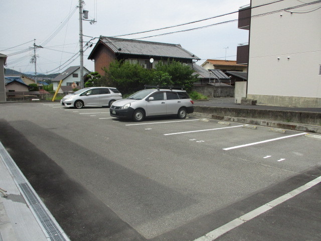 porte bonheurふたかみの駐車場