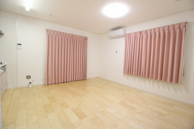 【居間・リビング】 | パレYT上藤沢 | ゆったりとした居間です