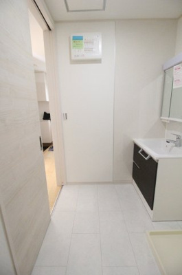 【洗面所】 | パレYT上藤沢 | 忙しい朝には欠かせない洗面所です