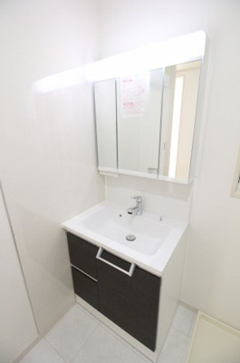 【洗面所】 | パレYT上藤沢 | 明るい洗面所です