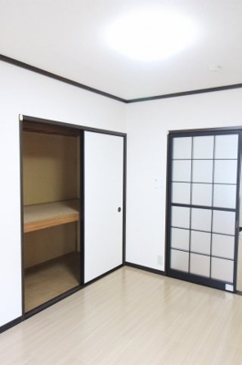 【居間・リビング】 | フローラルシティ | こちらの居間で趣味の時間をお楽しみください