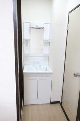 【洗面所】 | フローラルシティ | 使いやすい洗面所です