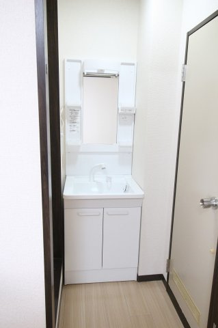 【洗面所】 | フローラルシティ | 使いやすい洗面所です