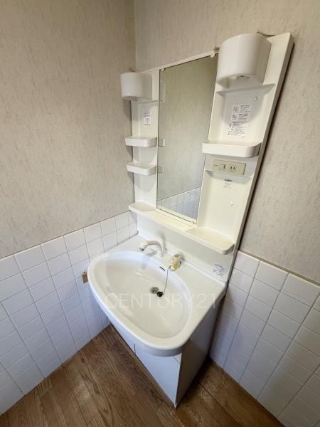 前橋市下小出町中古一戸建ての独立洗面台|１階洗面所