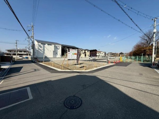 【前面道路含む現地写真】