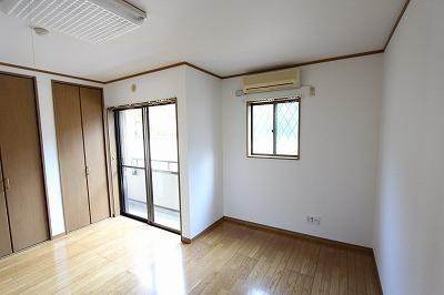 シャトーナカムラの洋室