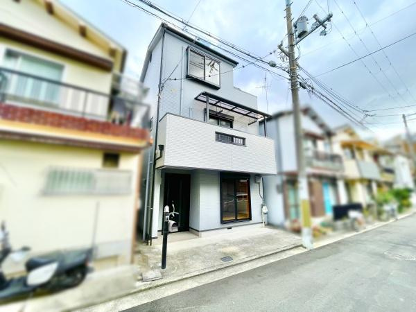 【前面道路含む現地写真】 | 周辺には、コンビニやスーパーなどの生活に便利な施設が揃っております♪