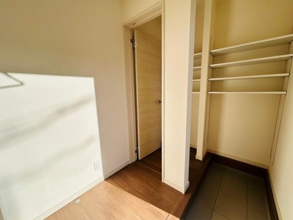 【玄関】 | 写真は同社施工例です。