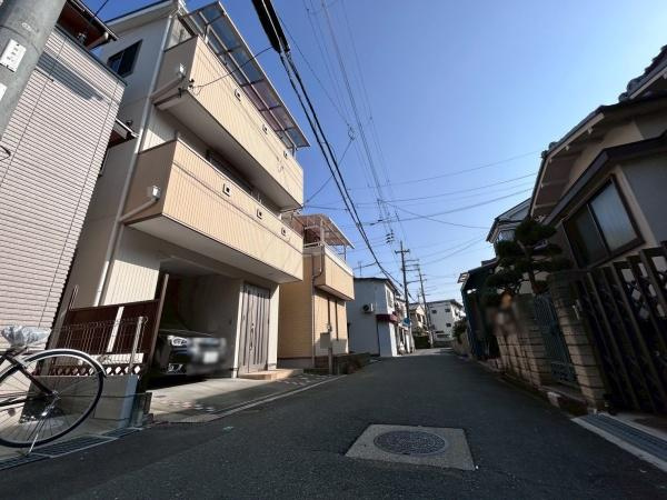 【前面道路含む現地写真】