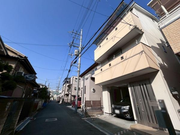 【前面道路含む現地写真】