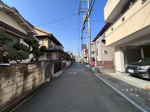 【前面道路含む現地写真】