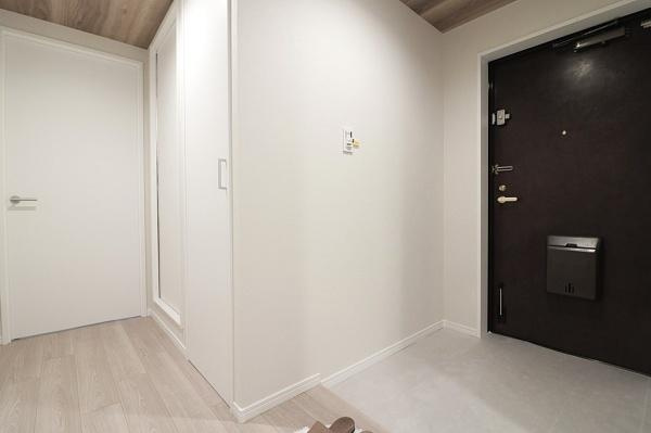 【玄関】 | ランフォルセ枚方天の川 | 玄関