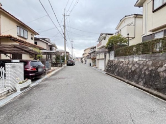 【前面道路含む現地写真】