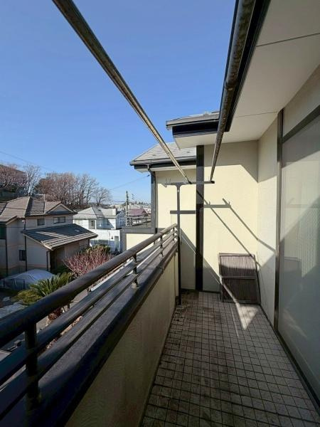 横浜市戸塚区柏尾町の中古一戸建のバルコニー|日当たりが良く気持ちのいい空が見渡せるバルコニーです！