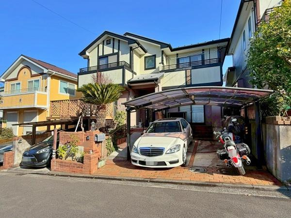 横浜市戸塚区柏尾町の中古一戸建の駐車場|駐車スペースは3台分ございます。