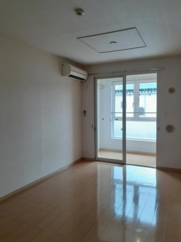 ベルグラ－ス　Ｂの居間・リビング|居間です