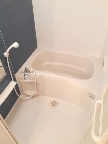 ベルグラ－ス　Ｂの浴室|きれいなお風呂です