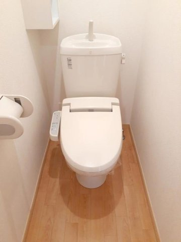 ベルグラ－ス　Ｂのトイレ|コンパクトで使いやすいトイレです