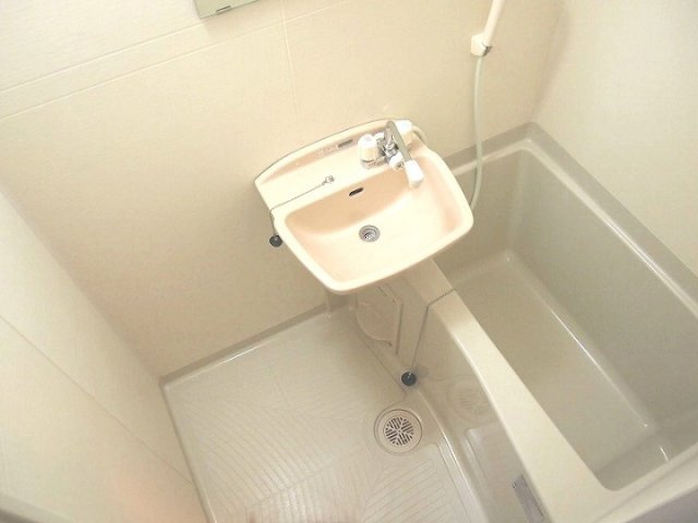 レオパレスソレアードⅡの浴室|設備・仕様は号室により異なる為、現況を優先致します。