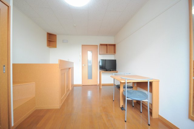 レオパレスボナールの居間・リビング|仕様・設備は原状と異なる場合有。現状優先