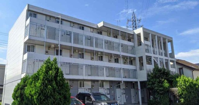 レオパレスガーデンプレイスの外観