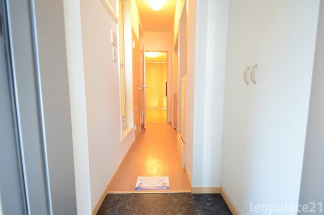 レオパレスすゞの木の玄関