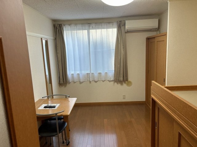 レオパレスジョーヌの居間・リビング