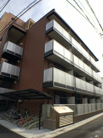 レオネクストルフェリの外観