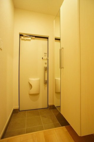 アルカンシェルＣの玄関