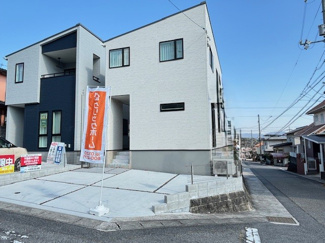 【前面道路含む現地写真】 | 前面道路5.9ｍ・6ｍ【角地】