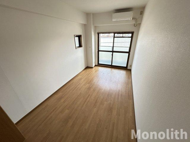 ファーストパレスの洋室