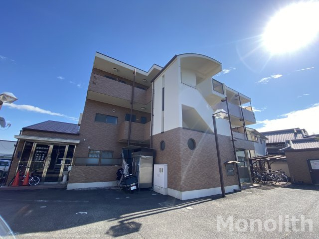 ファーストパレスの外観