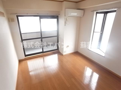 【居間・リビング】 | セモア中山 | 使いやすいリビングです