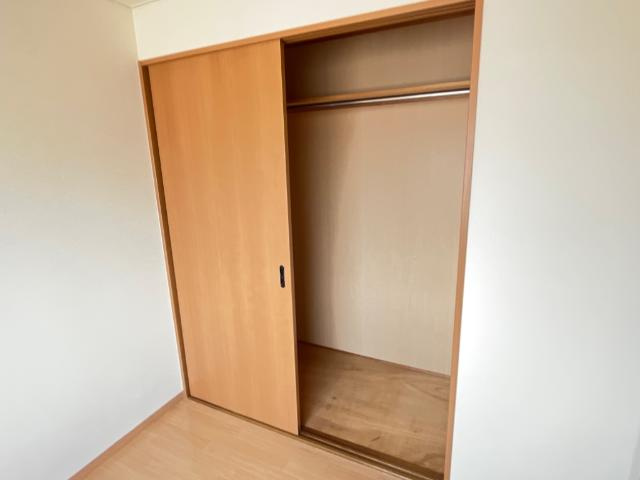 ル・シェル岩倉の収納|北クローゼット