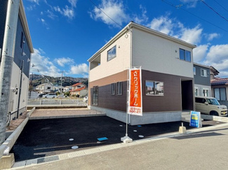 【外観】 | 安芸郡熊野町城之堀1丁目　全5区画　NO3 | 【8/19撮影】【NO3】☆バス停まで徒歩６分☆熊野第一小学校まで徒歩1分☆熊野中学校まで徒歩11分☆フジ徒歩12分☆コスモス徒歩12分☆土地45坪☆前面道路5ｍ☆駐車スペース2台分

