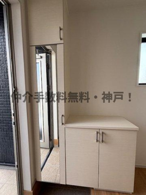【玄関】 | 神戸市西区玉津町新方　新築戸建　仲介手数料無料！ | 毎日通る玄関はこちらです