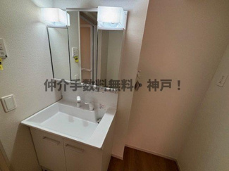 【独立洗面台】 | 神戸市西区玉津町新方　新築戸建　仲介手数料無料！ | 独立洗面化粧台が付いています