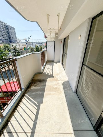 センチュリー中央のバルコニー|陽当たり良好なバルコニーです♪