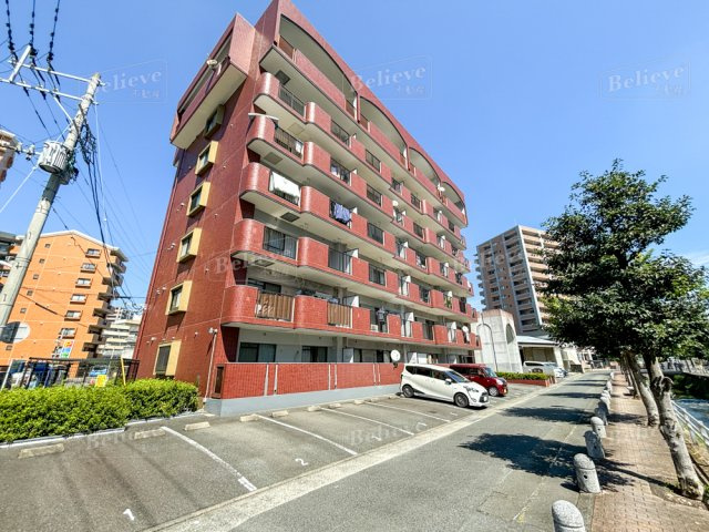 センチュリー中央の駐車場|駐車スペースもあります♪