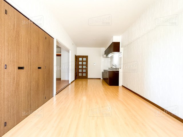 センチュリー中央の内装