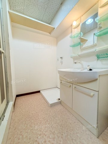 センチュリー中央の内装