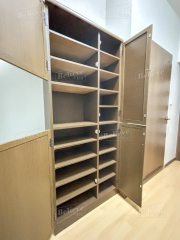 センチュリー中央の内装