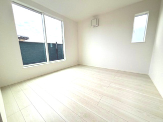 【洋室】 | 廿日市市前空４　2780万円～（前空駅）全2区画　NO1.2 | 南向き8.1帖、主寝室♪