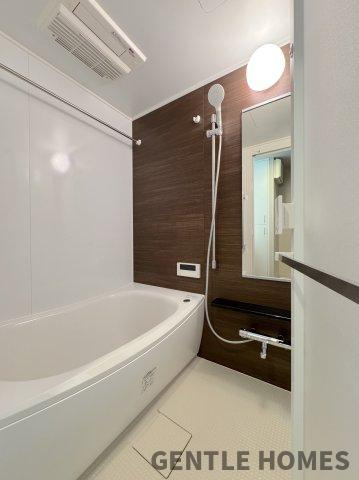 モントーレ東比恵クレアの浴室|浴室乾燥機付きなので冬の入浴時に危険な
ヒートショックの予防ができます。
雨や花粉が気になる季節のお洗濯も安心♪
換気機能も高く、カビ防止にも役立ちます。